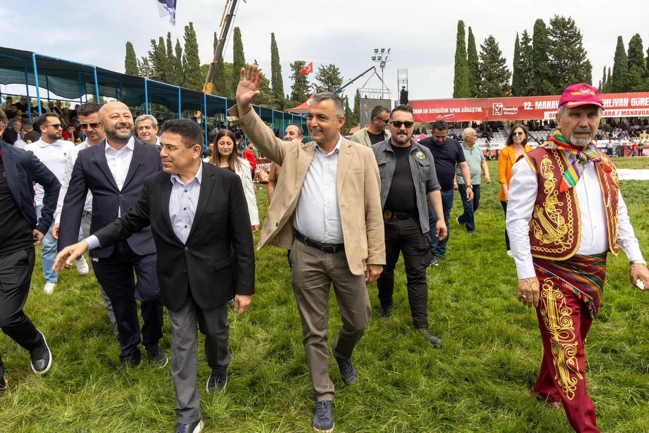 Antalya Manavgat Yağlı Güreşleri Devam Ediyor