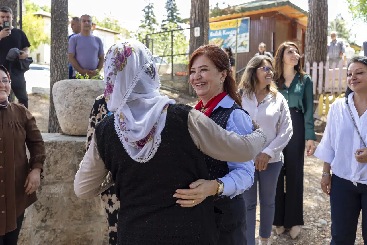 MERSİNDEN KADIN KOOPERATİFİ BAŞKANI MERAL SEÇER, ÜRETİCİ KADINLARLA BİR ARAYA GELDİ
