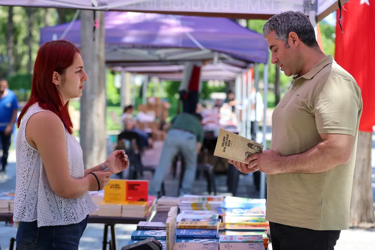İzmir Buca'da kitap günlerine yoğun ilgi