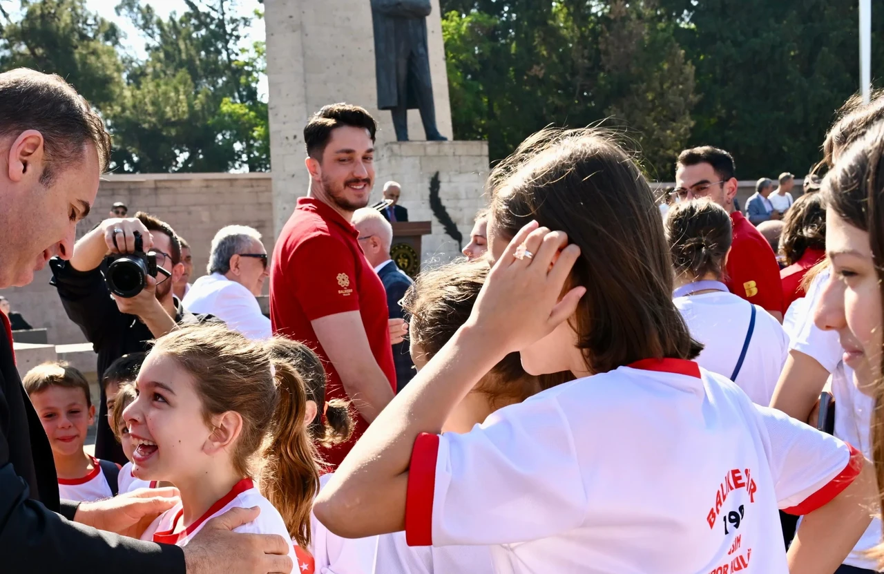 Balıkesir Büyükşehir Belediye Başkanı Ahmet Akın: Atatürk’ü anmak ve anlamak hepimizin boynunun borcu