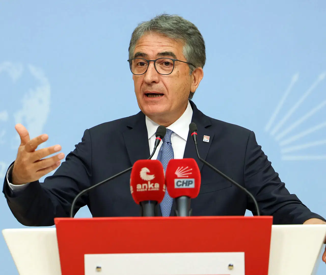 CHP'li Karatepe: Gençler, çocuklarına nasıl bir hayat sunacaklarını bilemedikleri için doğurmuyor