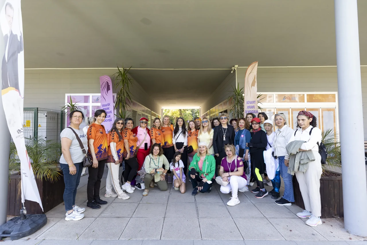 Mersin Büyükşehir'in kadınlara yönelik eğitim ve farkındalık çalışmaları devam ediyor