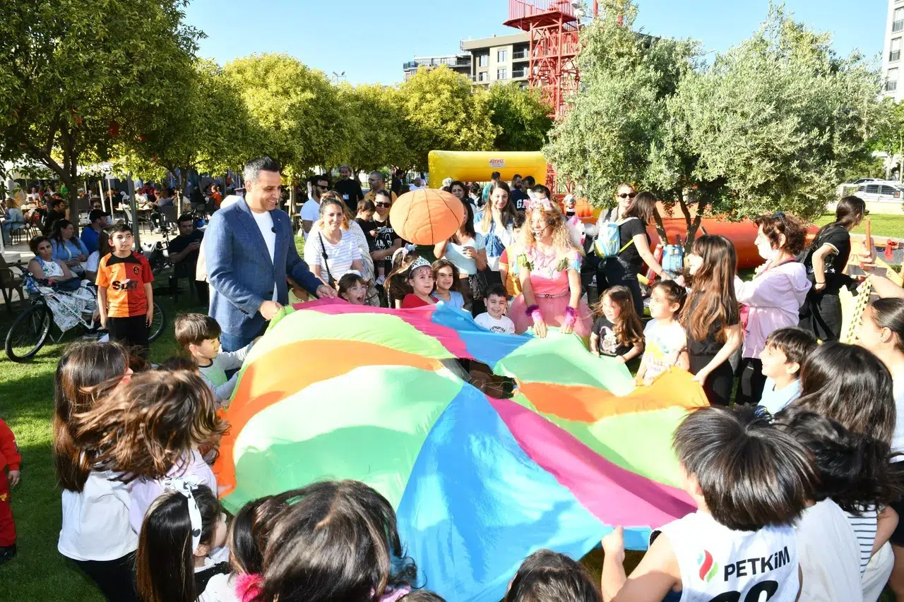 İzmir'de sosyal belediyecilik: Çiğli’de ulaşım, sosyal yaşam ve kültürel etkinliklerle büyük dönüşüm