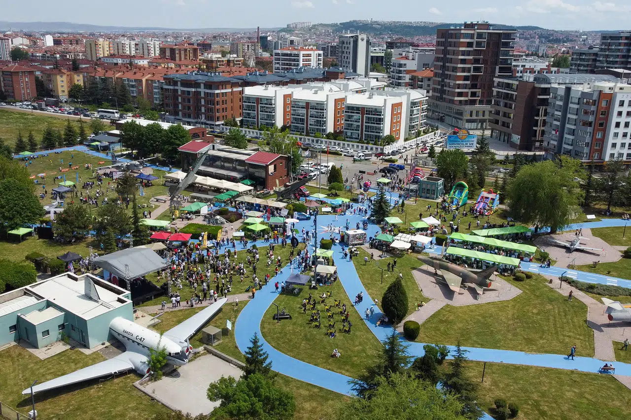 Eskişehir Tepebaşı Belediyesi Vecihi Hürkuş Havacılık ve Teknoloji Parkı Ziyaretçi Akınına Uğruyor