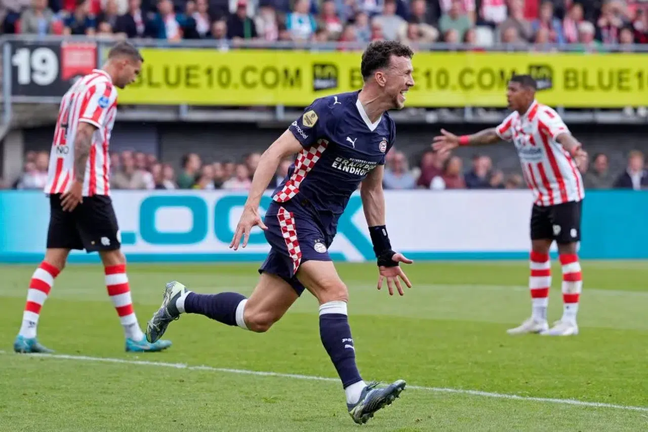 PSV Eindhoven Hollanda Şampiyonu! Sparta Rotterdam'ı 3-1 Mağlup Etti