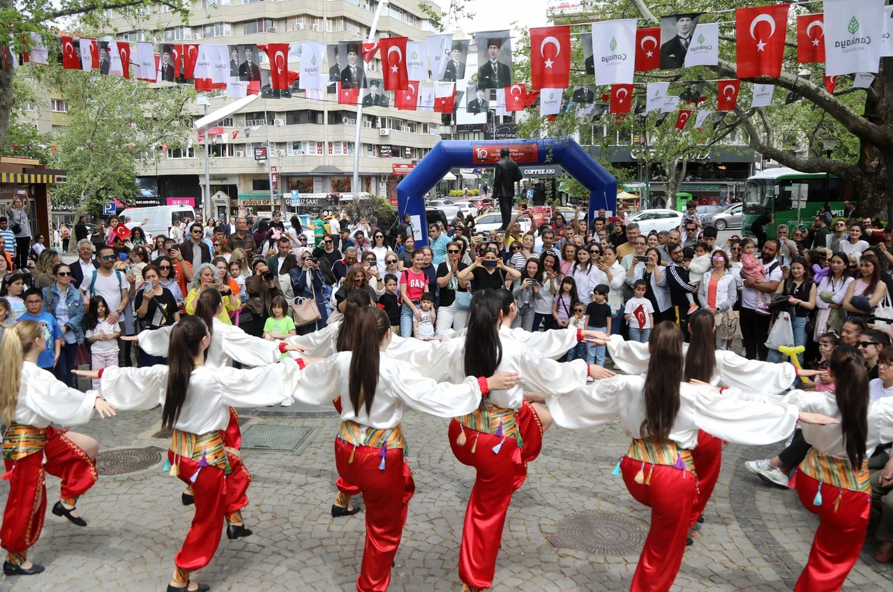 ANKARA ÇANKAYA’DA GENÇLER FESTİVALE YOĞUN İLGİ GÖSTERDİ
