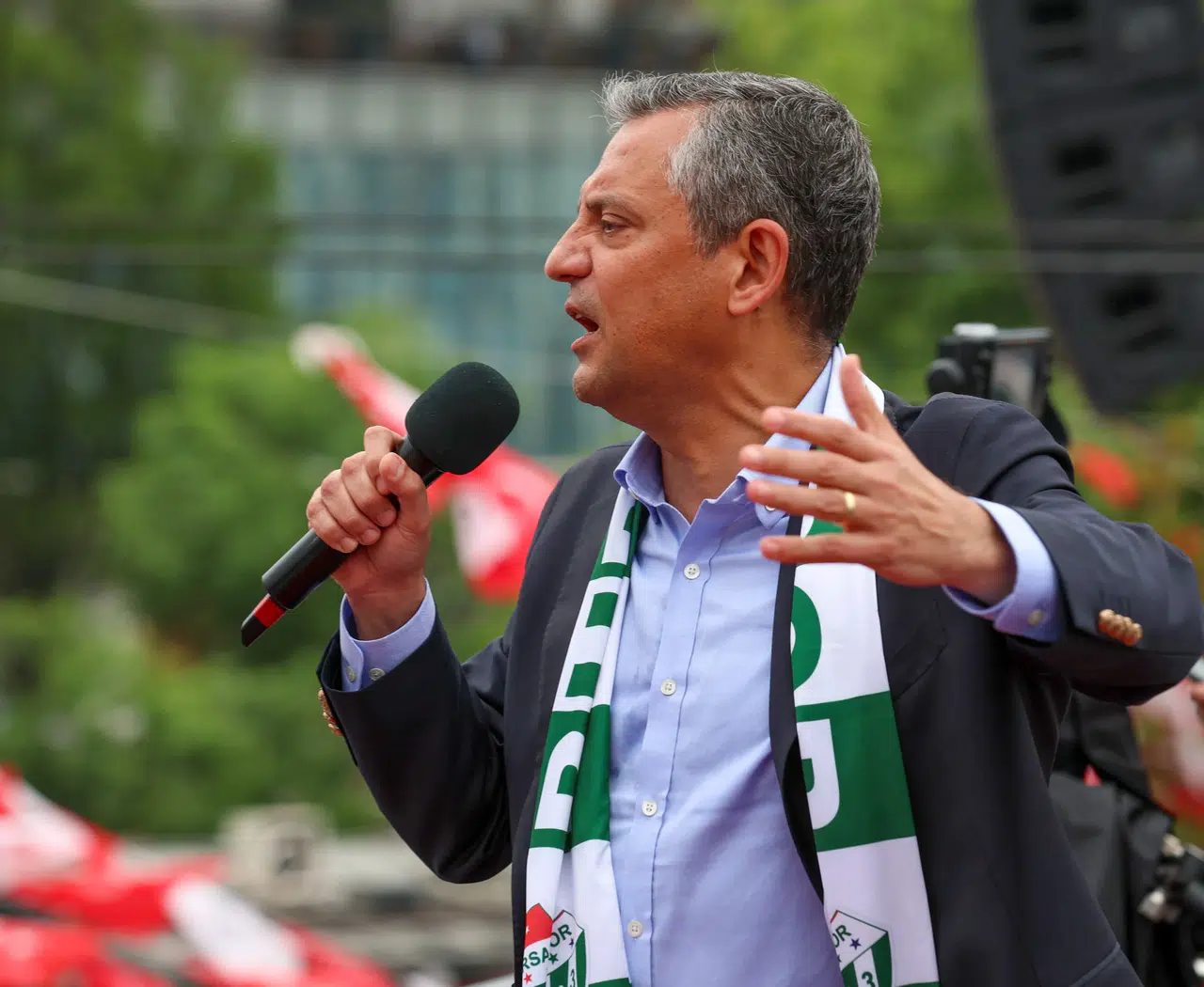 CHP lideri Özgür Özel: Ben Ekrem İmamoğlu'na kefilim