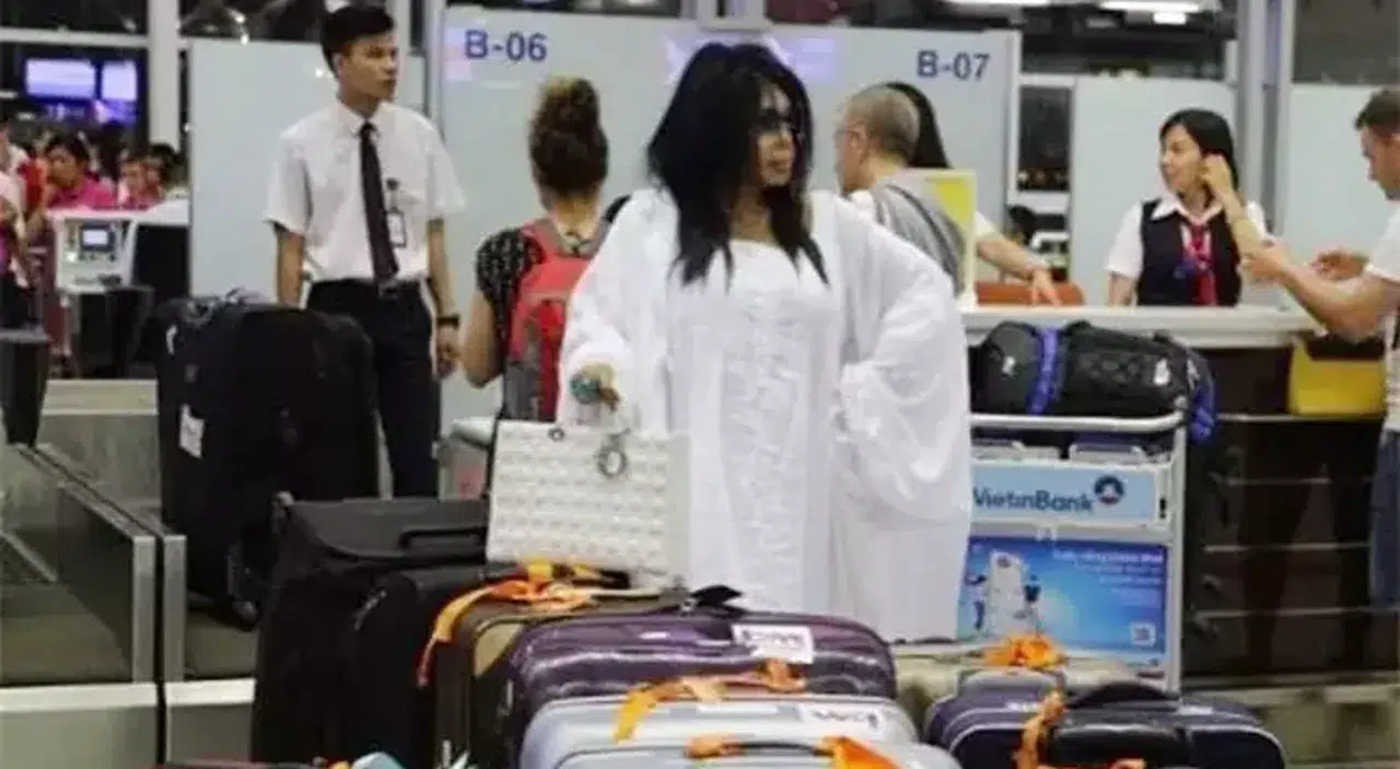 Bülent Ersoy 40 bavulla gitti, 61 bavulla döndü!