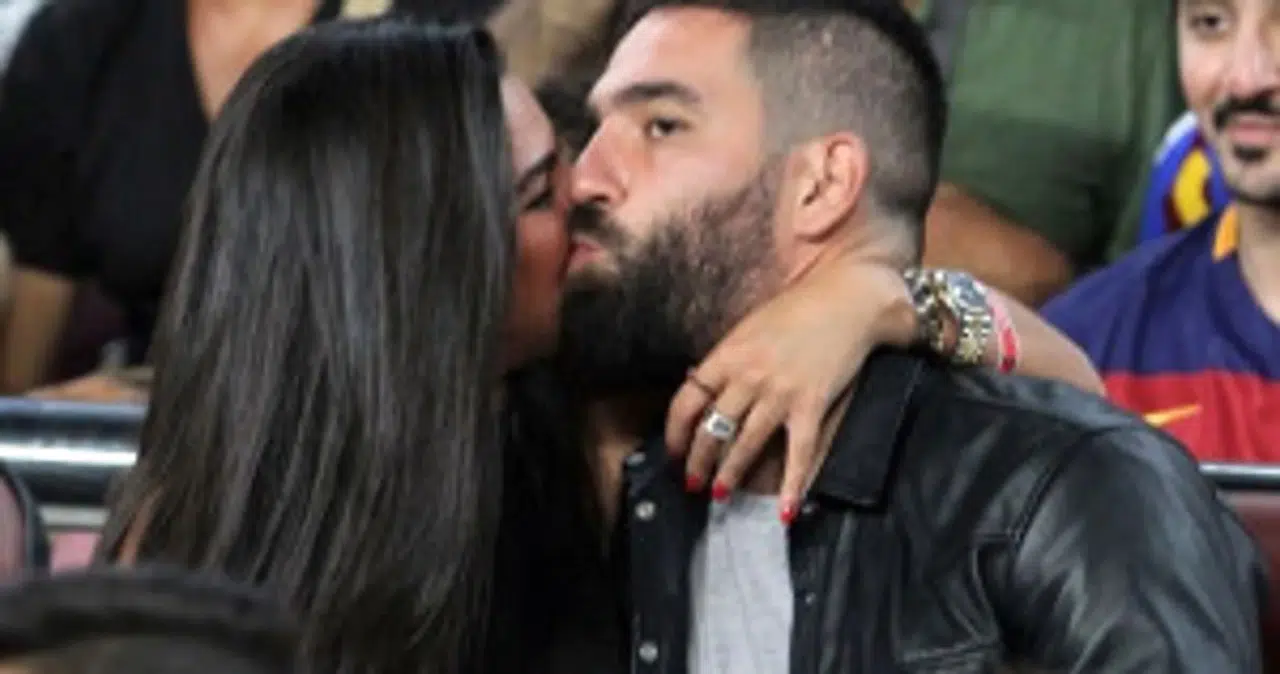 Arda Turan dudak dudağa