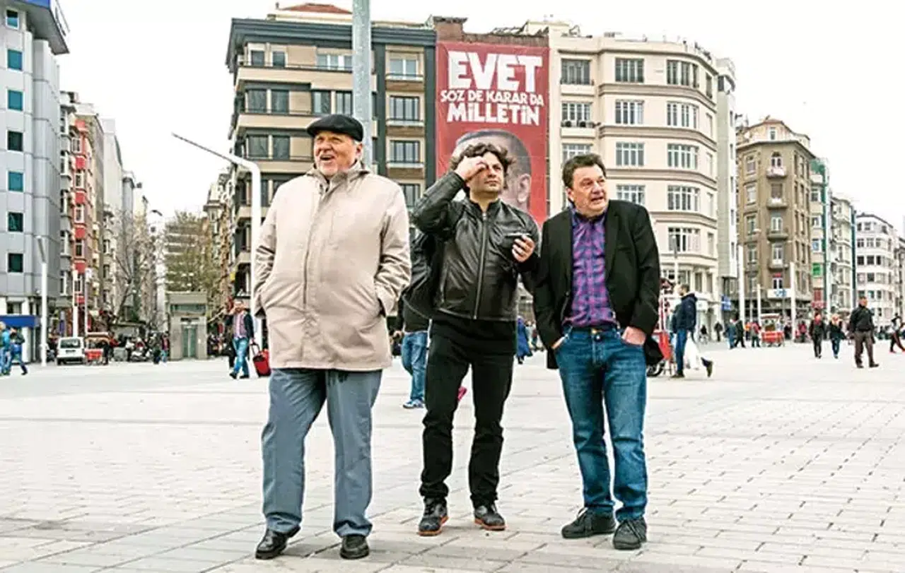 Beyoğlu asla bitmez sıfırı tüketse bile bir gün yeniden canlanır