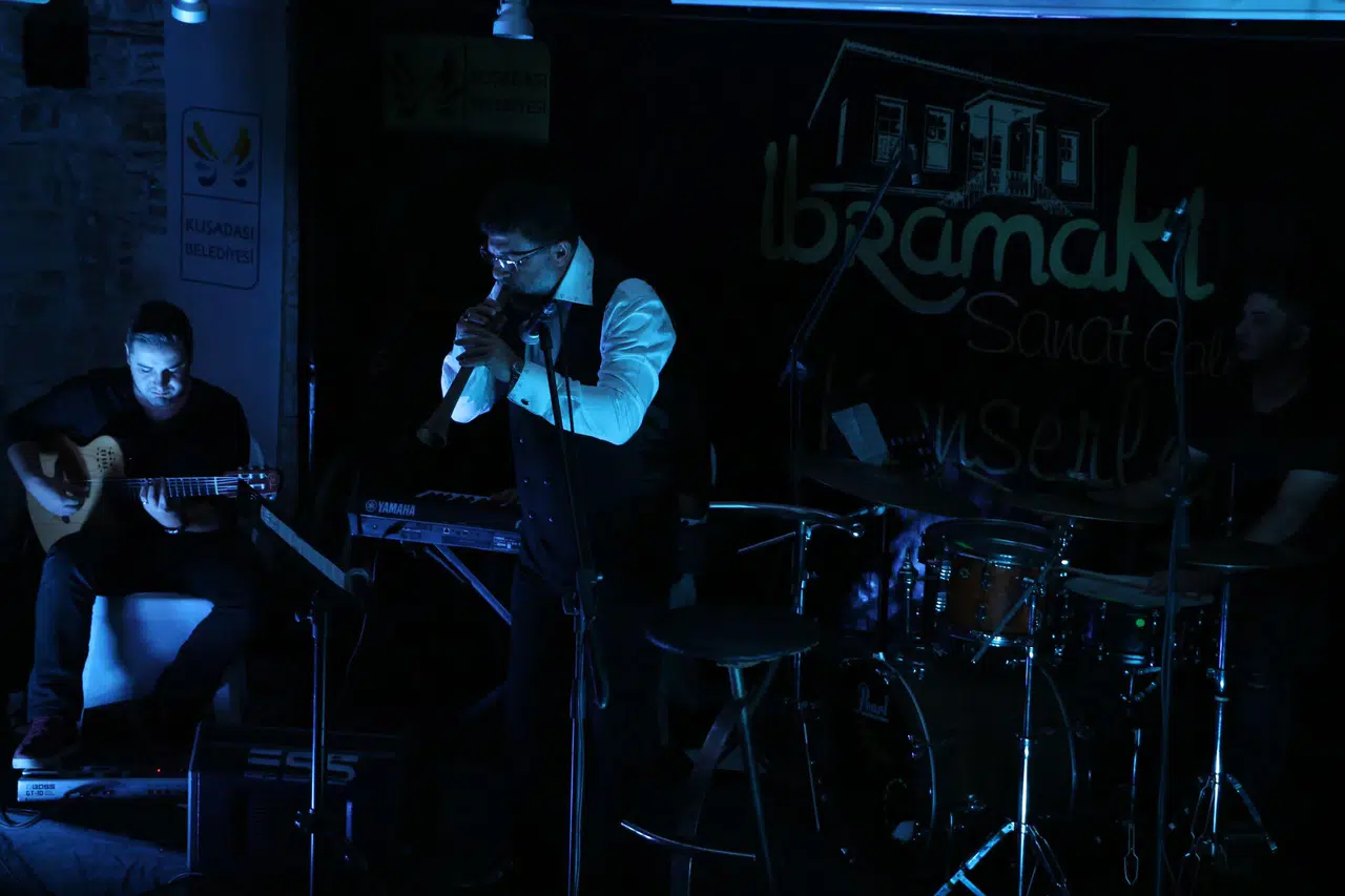 İBRAMAKİ'DE ZURNA DİNLETİSİ