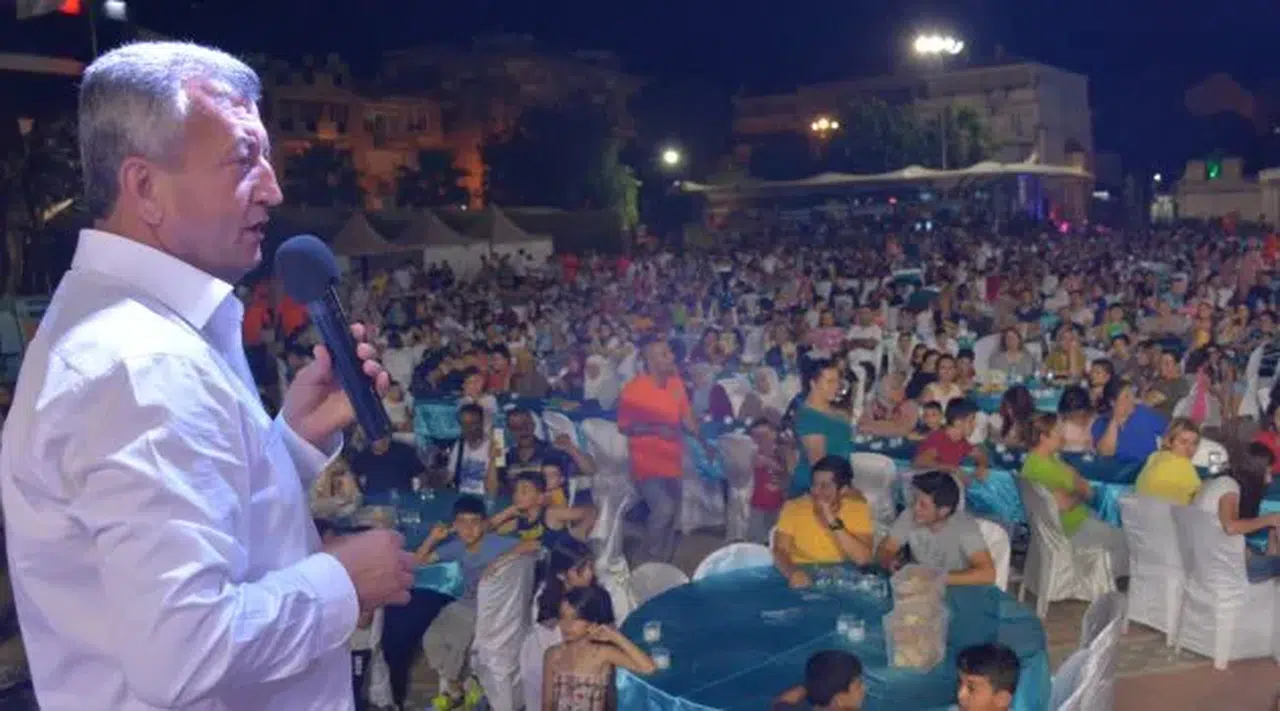 MENEMEN'DE 6 BİN KİŞİLİK SAHUR SOFRASI