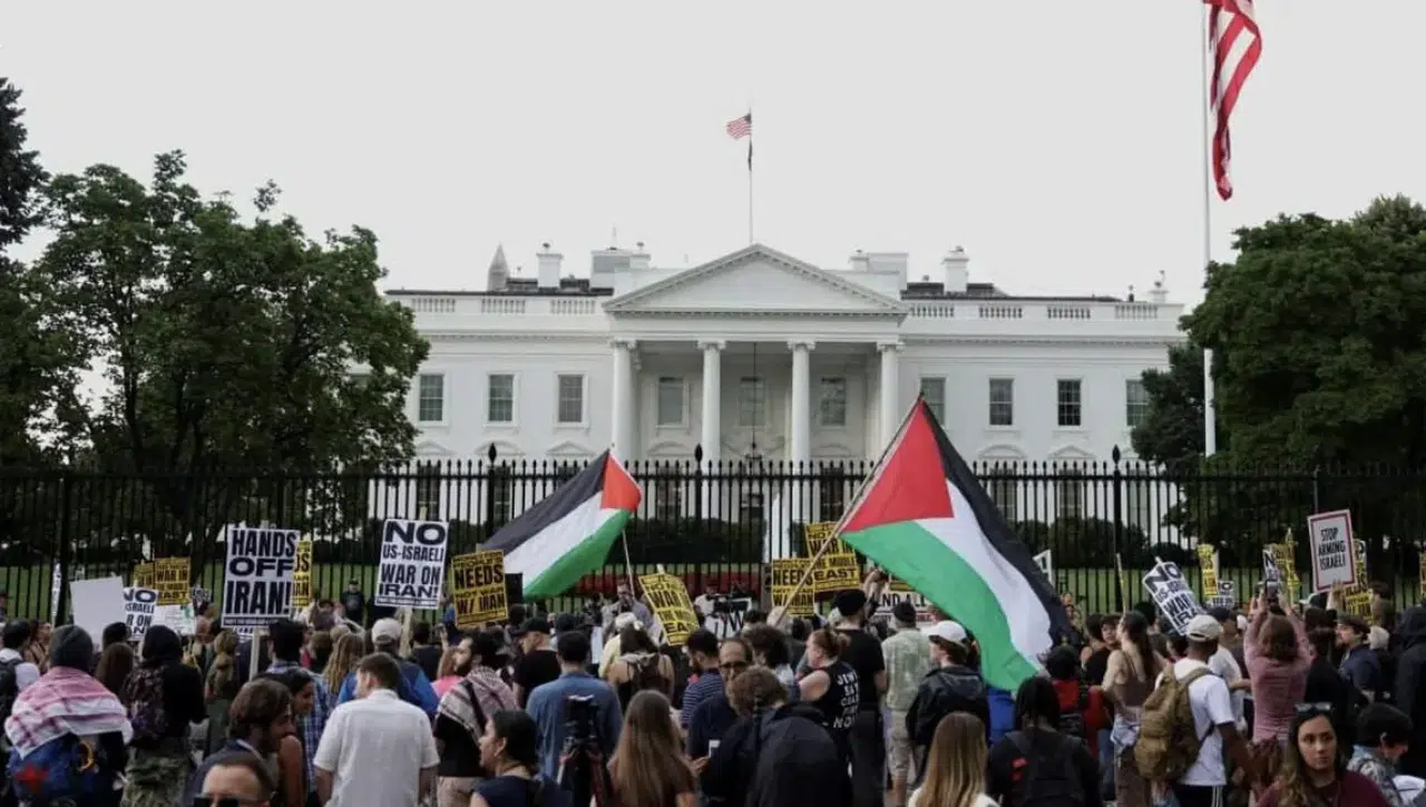 Beyaz Saray önünde eylem: İsrail'in İran’a yönelik saldırılarından ABD uzak dursun