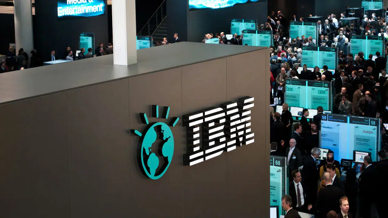 IBM uyardı 'O USB bellekleri imha edin!'