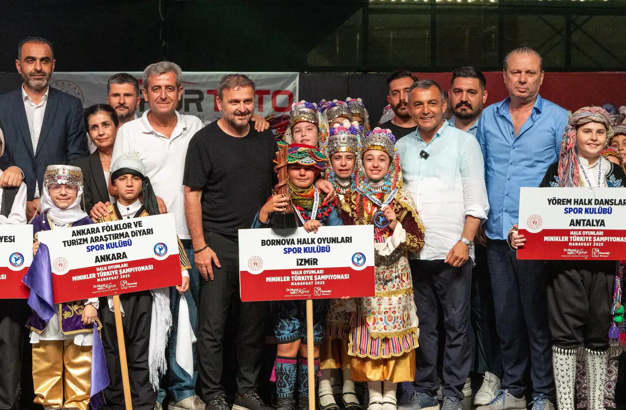 Minikler Türkiye Halk Oyunları Şampiyonası Manavgat'ta coşkuyla sona erdi