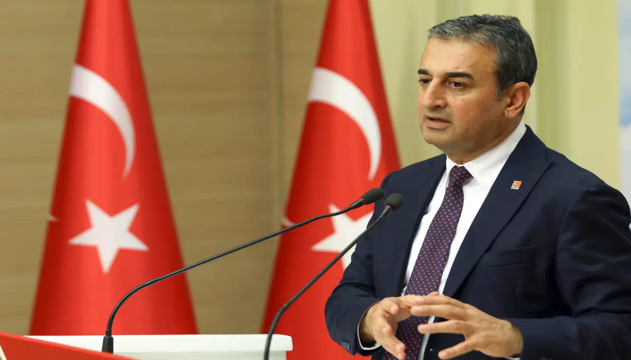 Burhanettin Bulut: “Saray sefada, halk açlık sınırının altında”