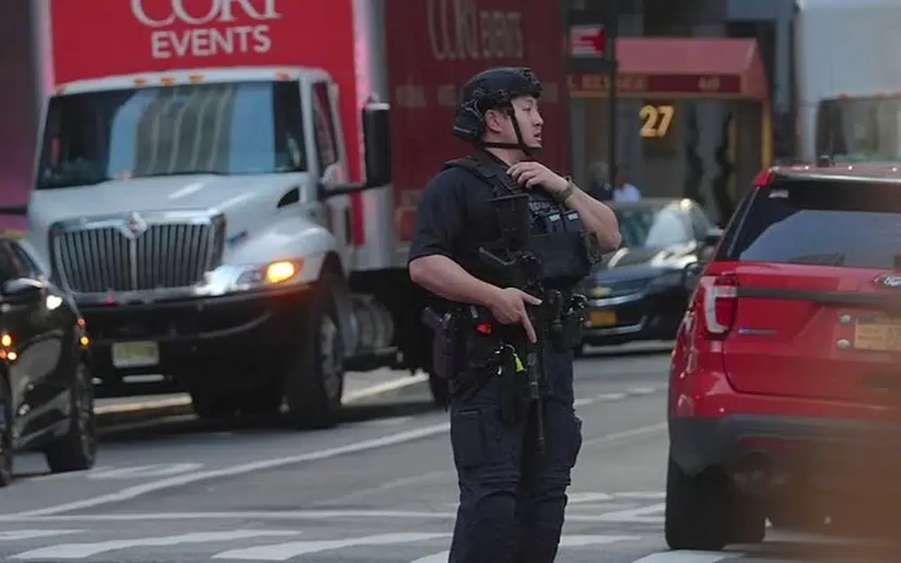 New York’ta Gökdelende Silahlı Saldırı: 4 Kişi Öldü, Saldırgan İntihar Etti
