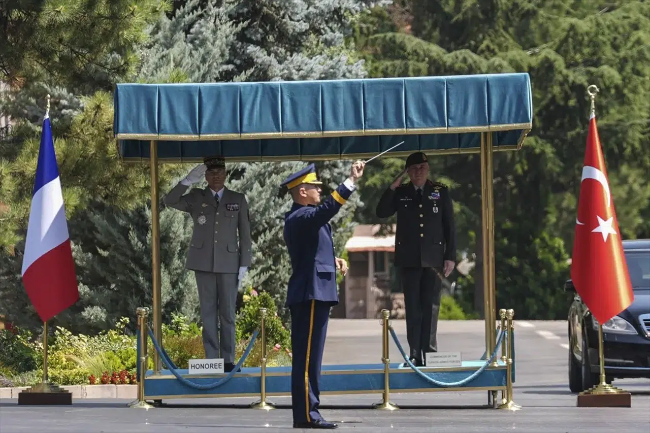 Türk ve Fransız Genelkurmay Başkanları Ankara'da Savunma İş Birliğini Görüştü