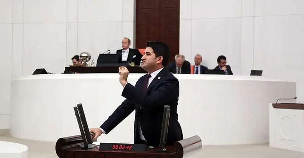 CHP'li Adıgüzel, İstanbul Üsküdar'da hilafet çağrılarının yapıldığı mitingi Meclis gündemine taşıdı