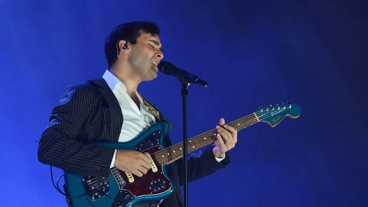 Mert Demir, Bursa Festivali'nde sahne aldı, hayranlarını coşturdu!