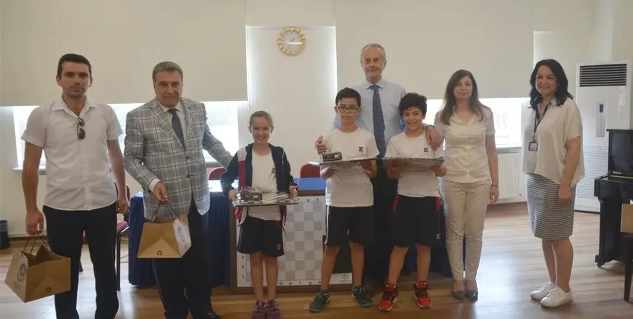 Atık Pil Yarışmasında Birinci 'TED' Öğrencileri Oldu