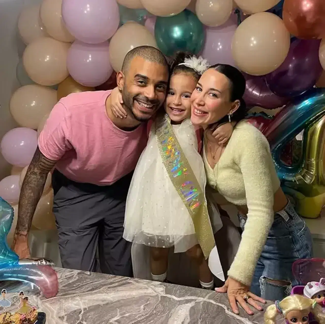 Survivor'da Gizli Aşk Skandalı: Efecan ve Yağmur İddiaları Eşinin Boşanma Kararına Neden Oldu!