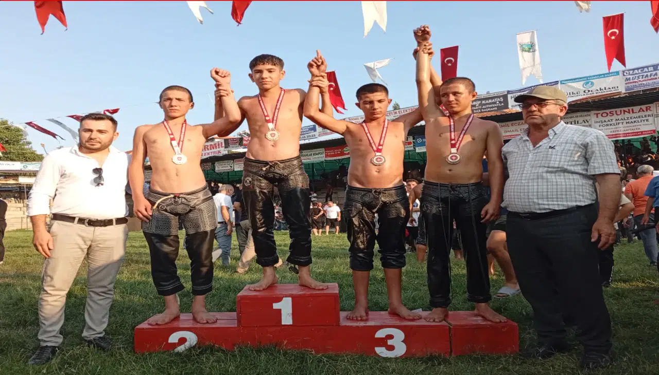 Manavgat Belediyesi Güreş Kulübü'nden İki Önemli Zafere İmza!