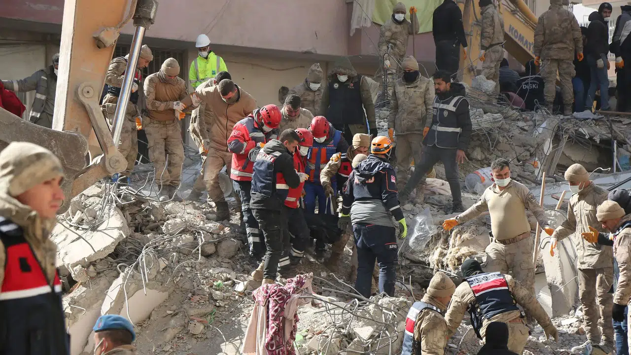 Medine Apartmanı Davasında Acılı Aileler: “8 Saniyede Yıkıldı, Adalet Peşindeyiz”