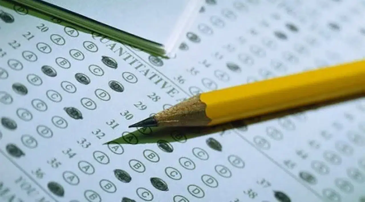 AKP ilçe başkanı YGS'ye geç kalan kızını sınava sokmuş!