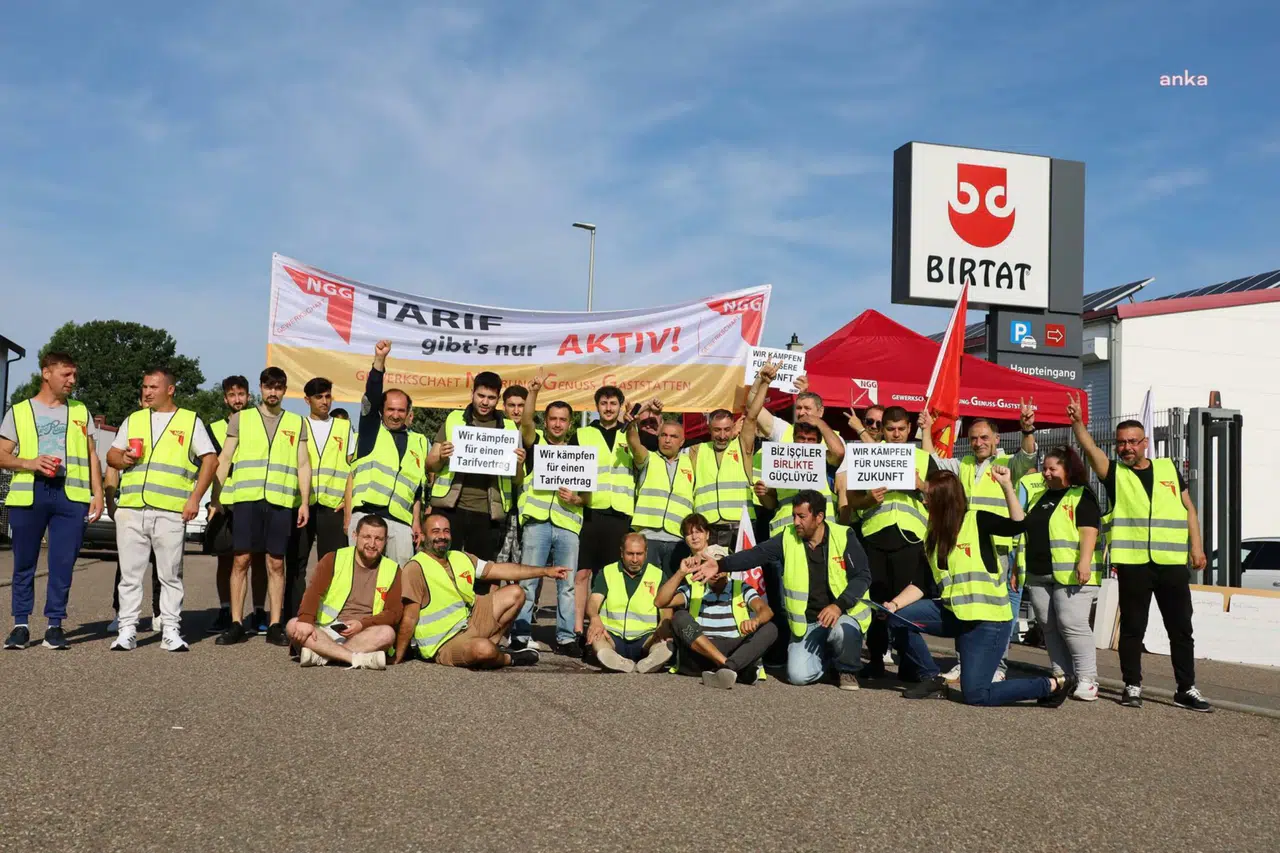 Stuttgart'ta İşçiler Düşük Ücret ve Kötü Koşullara Karşı Grevde!