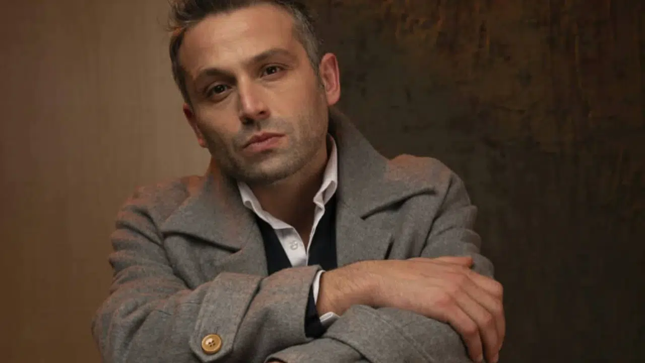 Deniz Karaoğlu, “Sevdiğim Sensin” Dizisinde Teoman Rolüyle Heyecan Katacak