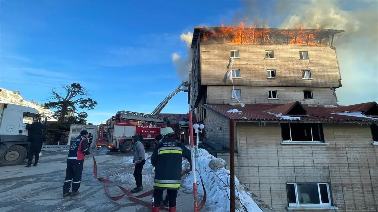 Kartalkaya Otel yangınında yeni karar: İtfaiye eri tutuklandı, mutfak çalışanı tahliye edildi