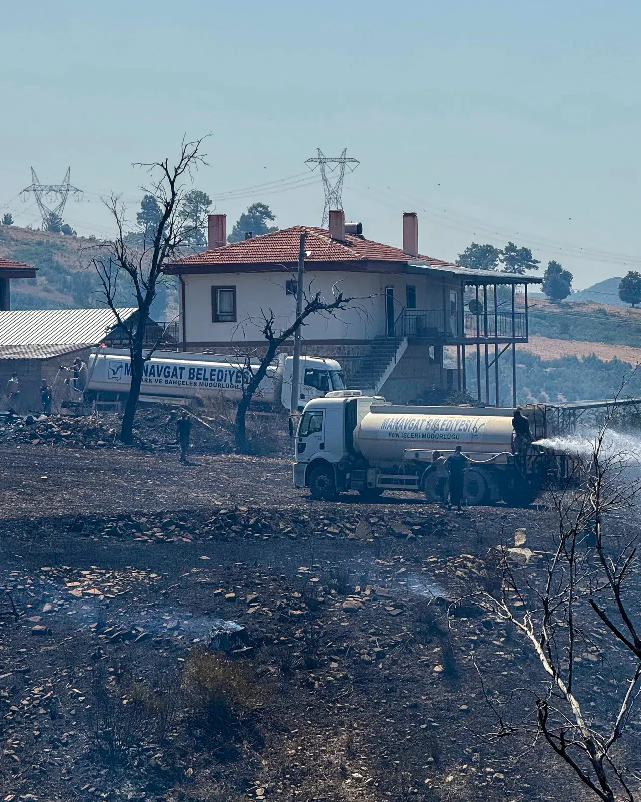 Manavgat’ta Güzelyalı ve Seydiler’de Çıkan Yangınlar Hızla Kontrol Altına Alındı