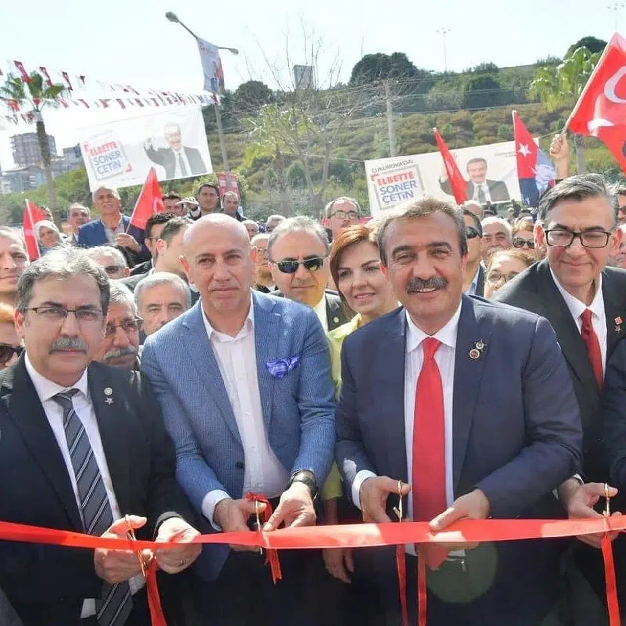 BAŞKAN SONER ÇETİN'E HİZMET TEŞEKKÜRÜ