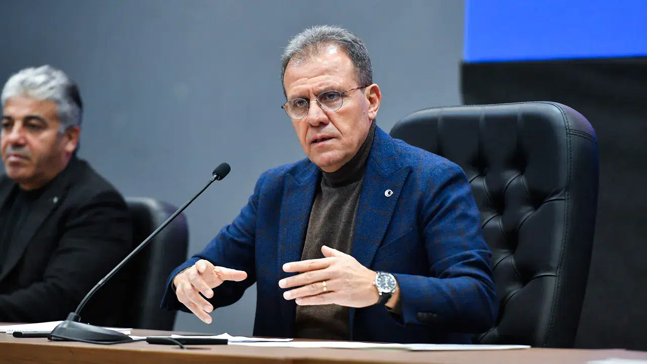 CHP’li Vahap Seçer: “İktidar Kendi Önündeki En Büyük Engeli Bertaraf Etmeye Çalışıyor”