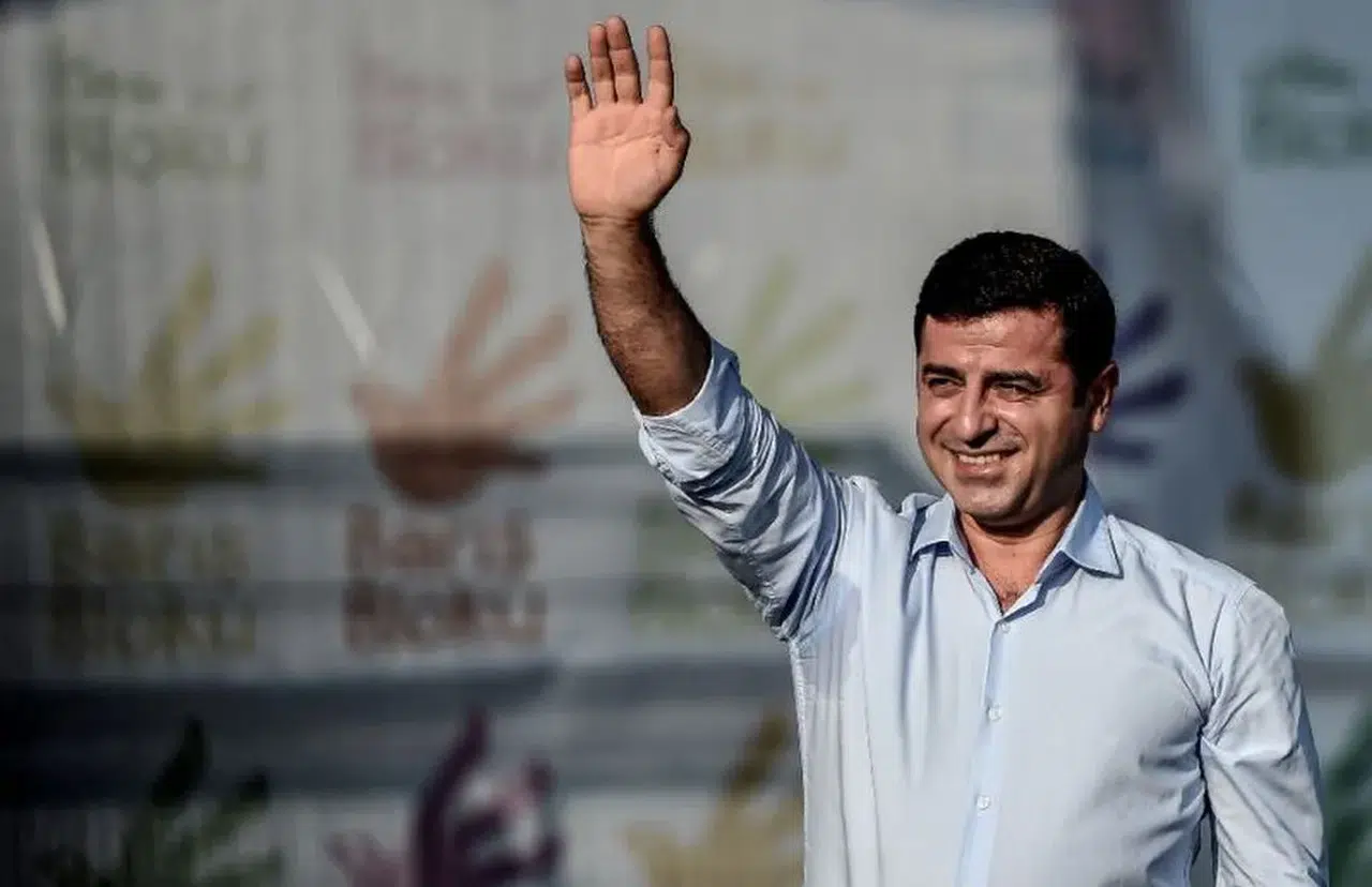 Demirtaş: 11 vekil rehinken anayasanın meşruiyeti olmaz