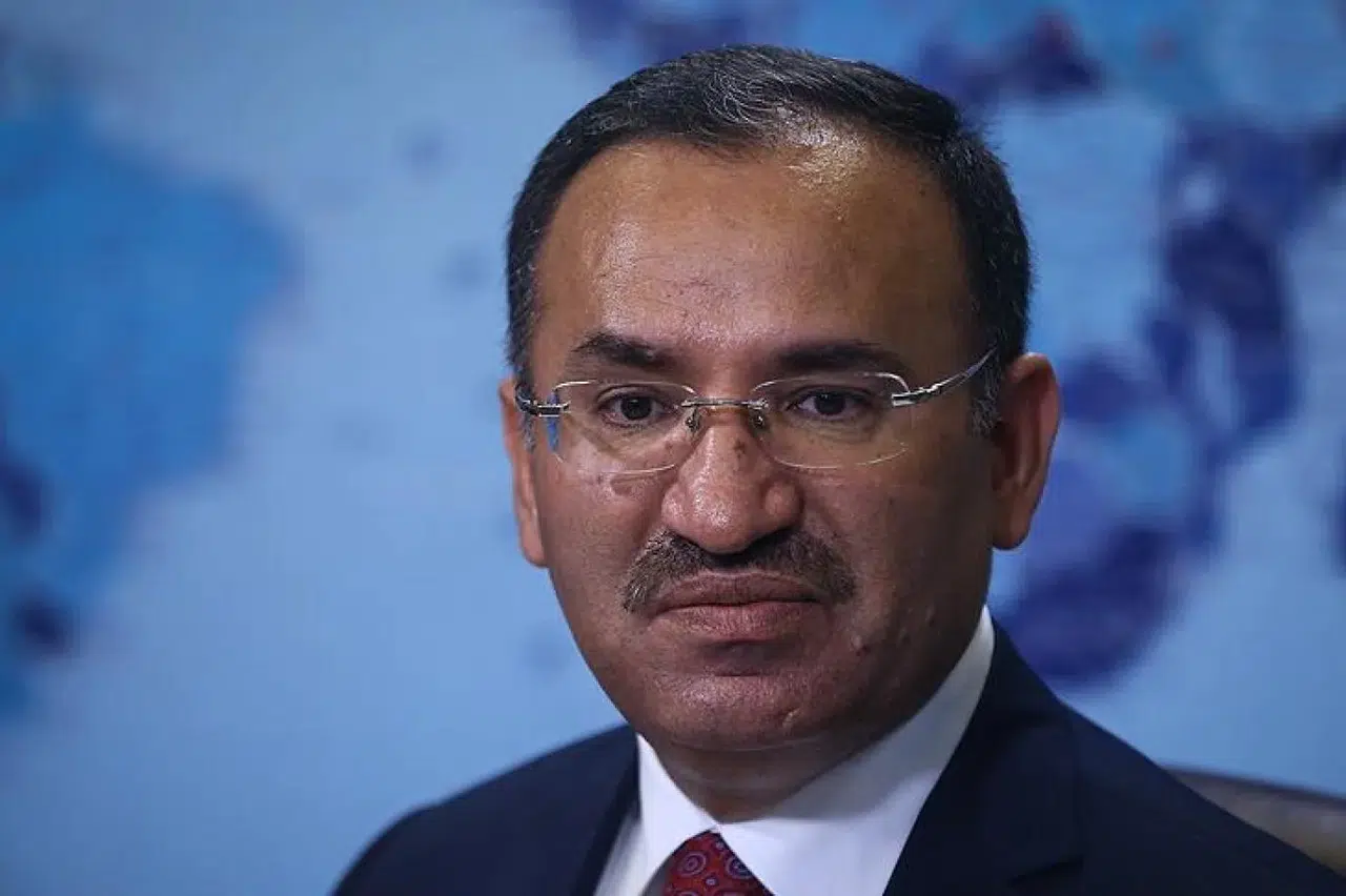 Bekir Bozdağ: 16 Nisan'a kadar Tayyip beye hakaret etmeme orucu tutuyorlar