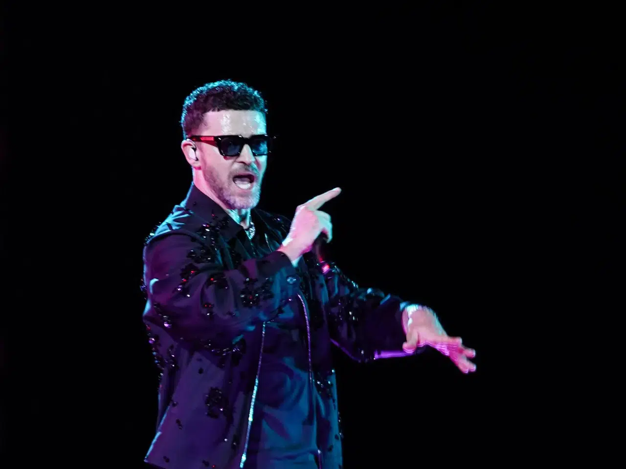 Justin Timberlake İstanbul’da Coştu, Gülben Ergen’den Şaşırtan “Mahalli Starımız” Esprisi!