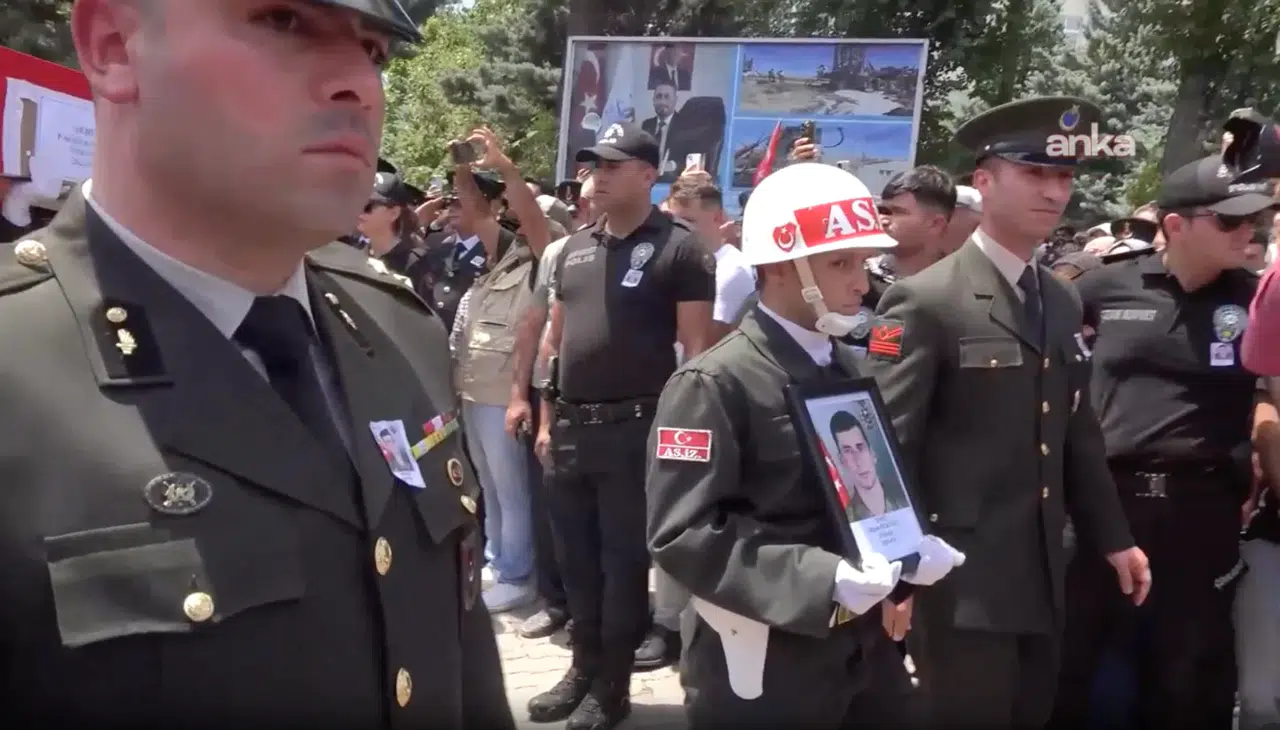 Şehit 12 asker için 6 ilde cenaze töreni düzenlendi, vefatları halkı derinden etkiledi