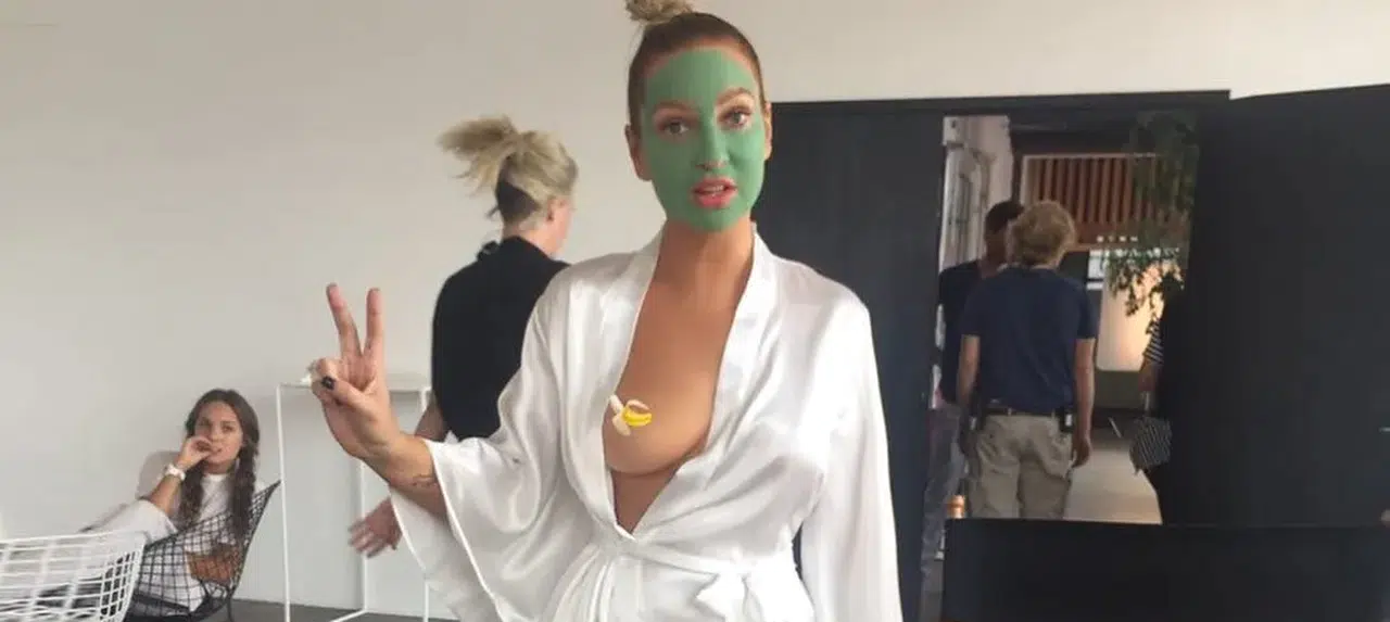 Sia, şantajcıya kızdı; çıplak fotoğrafını paylaştı