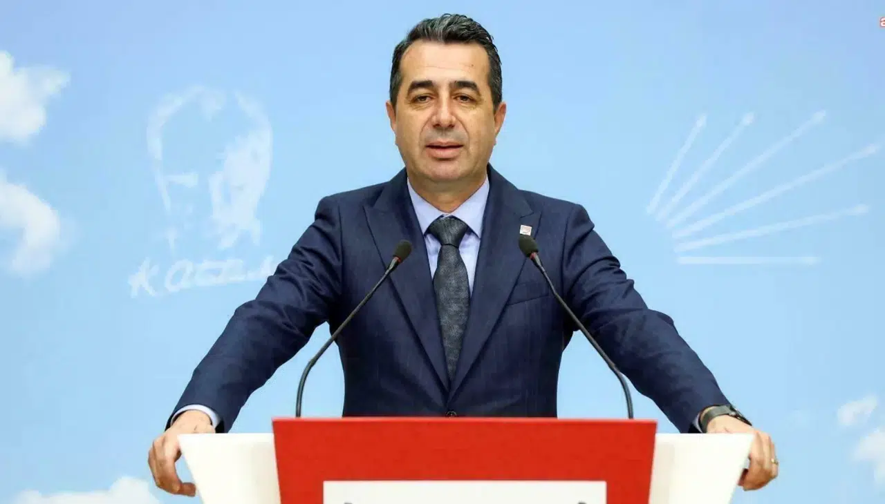 CHP’li Adem’den Bakan Yumaklı’ya: “Yangın gerçeği rakamlarla örtülemez”