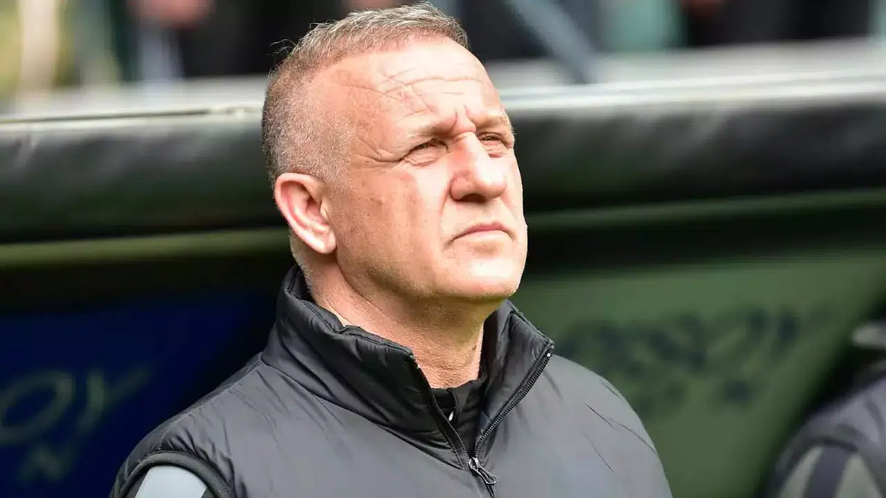 Futbolculuktan Teknik Direktörlüğe: Mesut Bakkal’ın Kariyer Yolculuğu