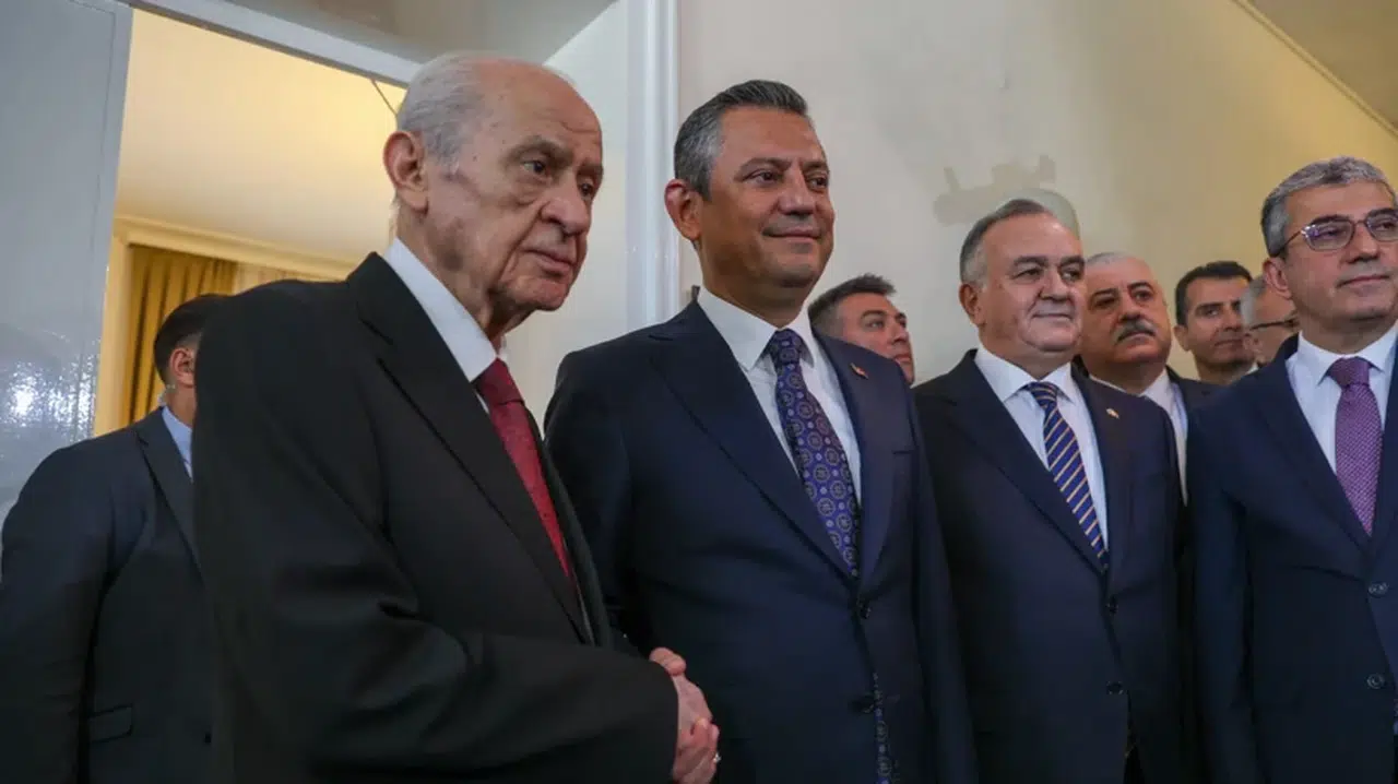 Özgür Özel'den Bahçeli'ye destek: Hukukun düzgün işlemesi şart!