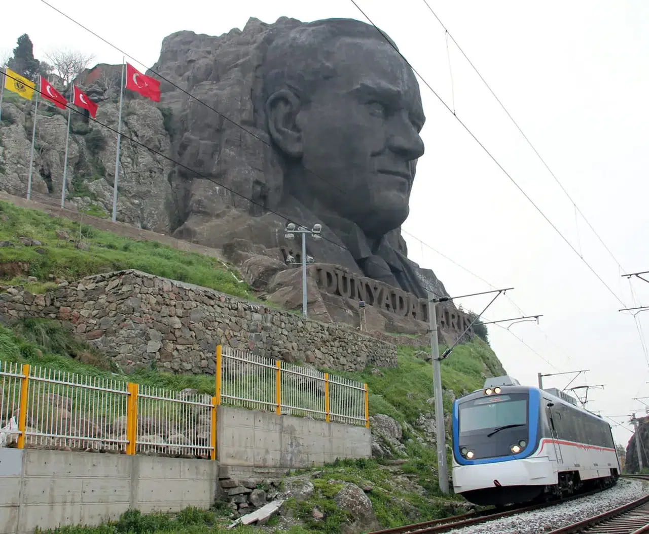 İZBAN’da Yolculuklar Yeniden Başladı: Seferler Normalleşti