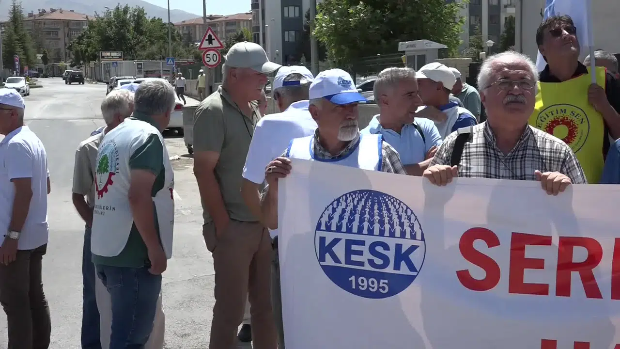 KESK: “Hakem Kurulu her seferinde hükümetin noterliğini yaptı”