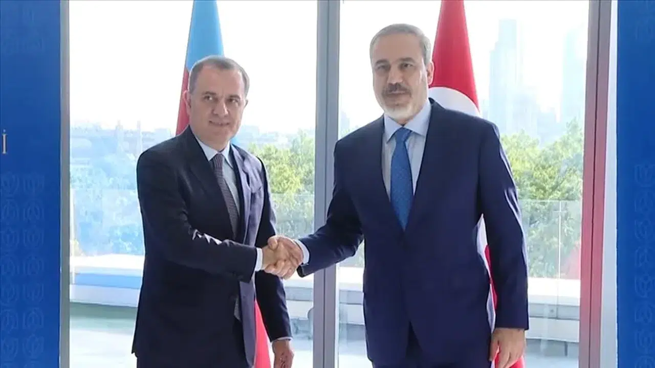 Hakan Fidan ve Ceyhun Bayramov'dan Barış Anlaşması Üzerine Önemli Telefon Görüşmesi!