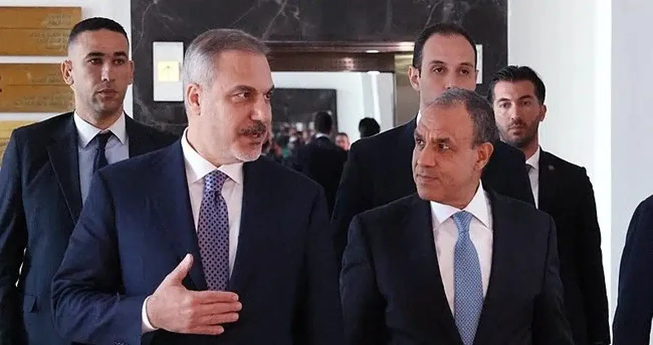 Türkiye-Mısır Diplomasi Rüzgarı: Hakan Fidan Alameyn’de Bedir Abdulati ile Bir Araya Geldi
