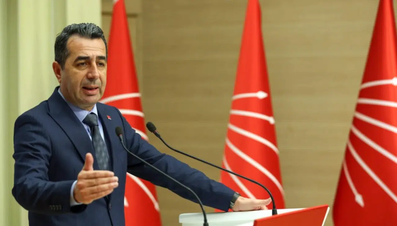 CHP'li Adem: Bayramiç'teki orman yangını yerleşim alanlarını tehdit ediyor!