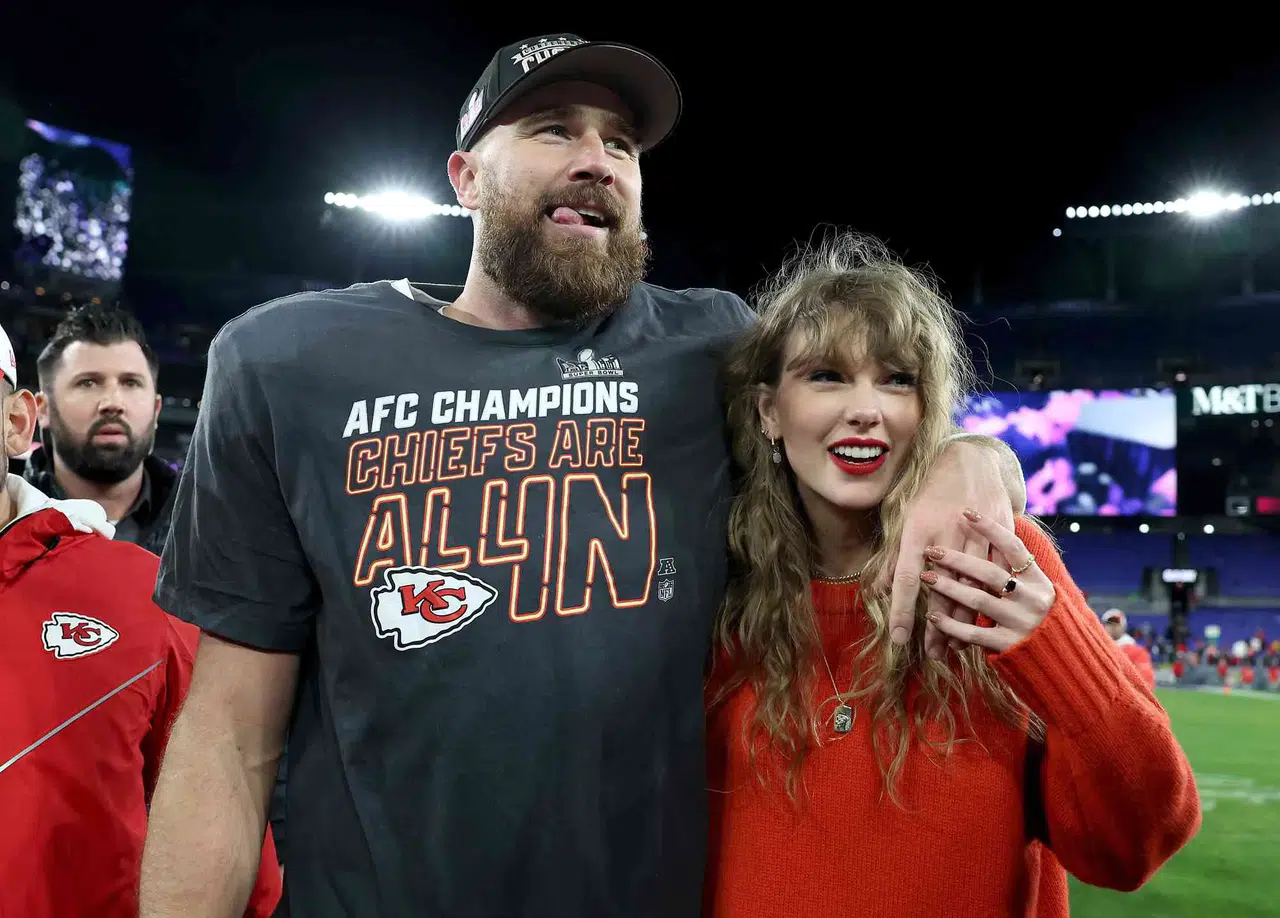 Taylor Swift ve Travis Kelce nişanlandıklarını sosyal medyada duyurdu!