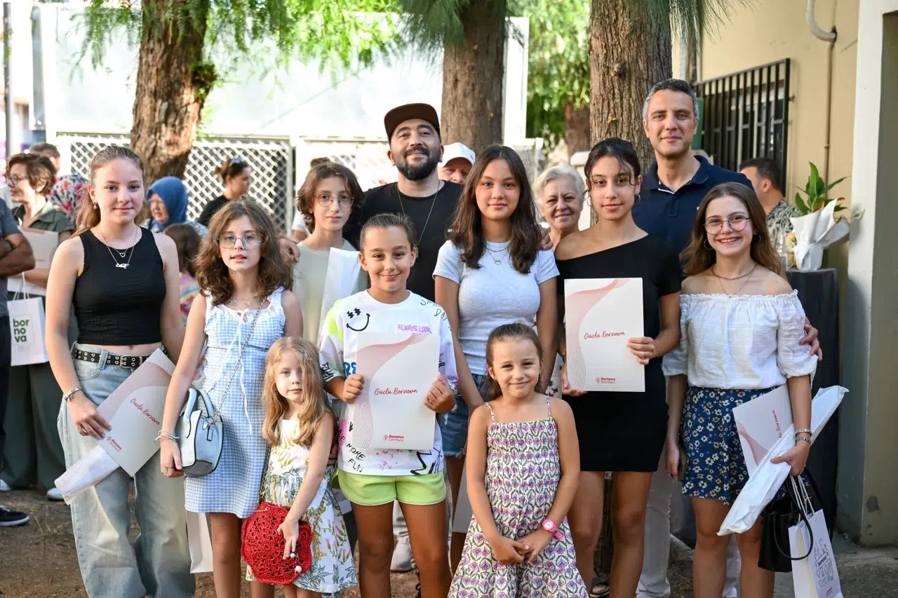 İzmir Bornovalı Çocuklardan Fotoğraf Sergisi